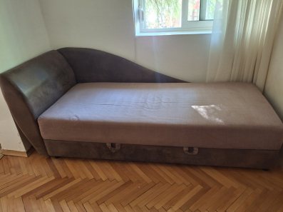 Prodajem krevet sa kutijom za posteljinu