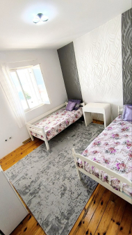 Prodajem kreveti samci . 2 komada