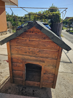 Prodajem kućicu za psa