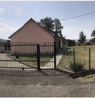 Prodajem kucu u Suzu