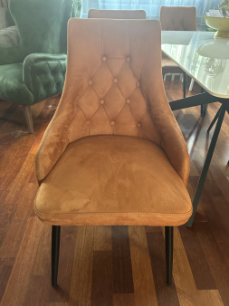 Prodajem kuhinjske stolice