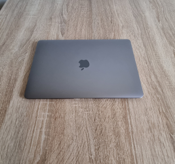 Prodajem Macbook AIR