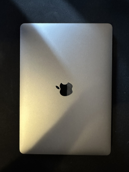 Prodajem MacBook Pro 13 (2017)