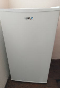 Prodajem manji frižider Vivax stanje kao novo. Preuzimanje lično. SMS Viber/Whats App 068 732 744