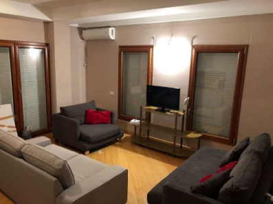 Prodajem namješten dvosoban stan na Starom aerodromu Dadi gradnja 64m2, II sprat