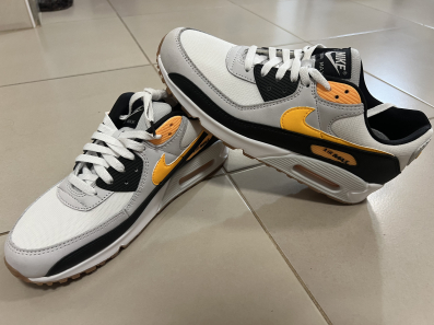 Prodajem nove Nike patike