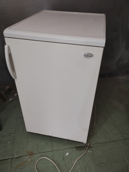 Prodajem obod frizider mali