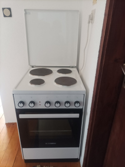 Prodajem odlican vrhunski sporet