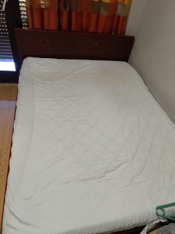 PRODAJEM ODLIČNO OČUVAN KREVET SA DUŠEKOM