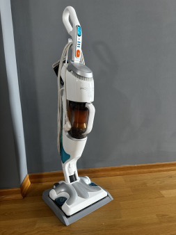 Prodajem parocistac-usisivac 2-1 rowenta, star par mjeseci, malo koriscen