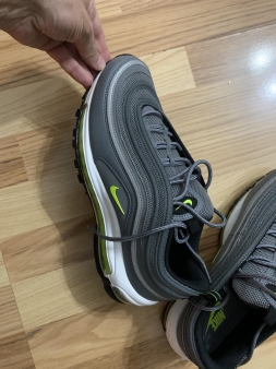 PRODAJEM PATIKE NIKE