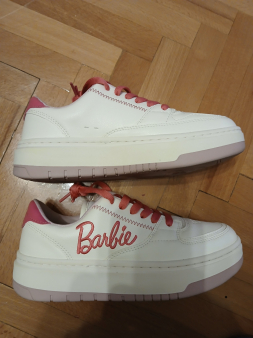 Prodajem patike za devojčicu ZARA