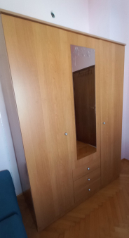 Prodajem plakar,  kontakt 069 186 429 