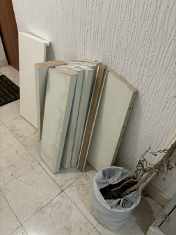 Prodajem police za knjige od medijapana