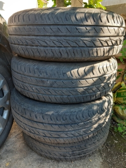 Prodajem 4 polovne gume 195/65 R15
