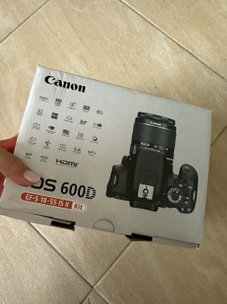 Prodajem profesionalni foto aparat