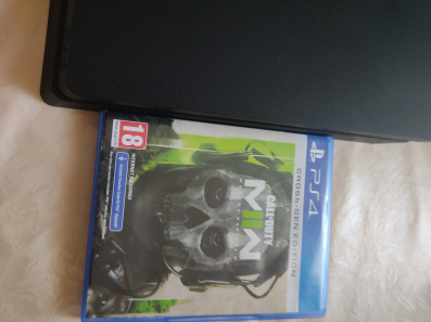 Prodajem PS4