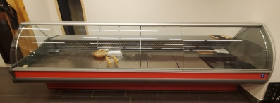 Prodajem rashladnu vitrinu 3.5m