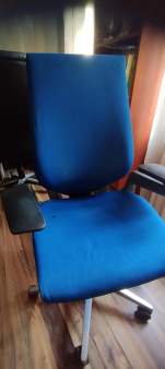 Prodajem Steelcase Gesture ergonomsku stolicu