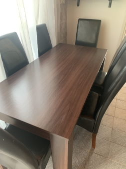 Prodajem sto sa 6 stolica komplet