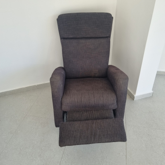 Prodajem trosjed I fotelju