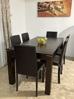 Prodajem trpezarijaki sto i 6 stolica