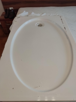 Prodajem tuš kadu Kolpasan bez stakla