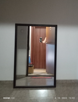 Prodajem uokvireno ogledalo 77cm/117cm