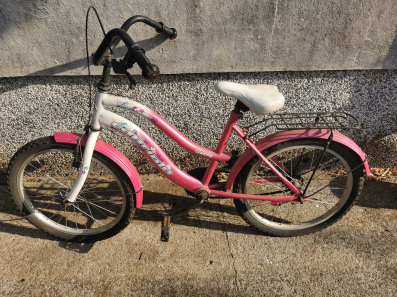 Prodajem vece djecije biciklo