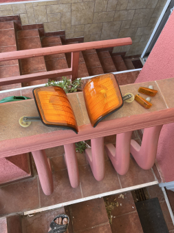 Prodajem žmigavce od mercedesa190e