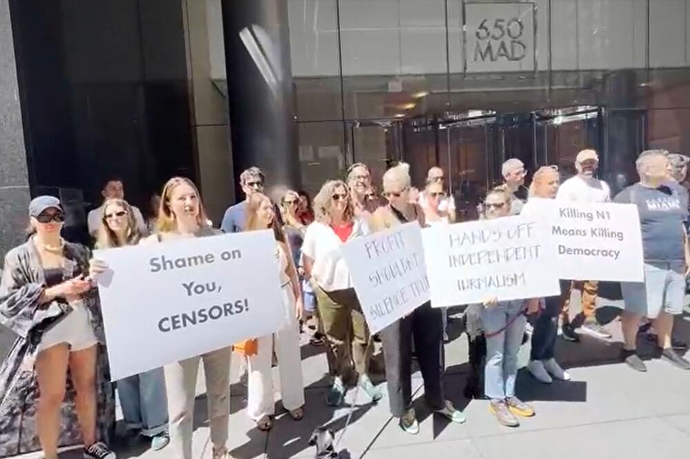 Protest srpske dijaspore ispred BC Partnersa, traže da se ne dozvoli dalje urušavanje medijskih sloboda u Srbiji