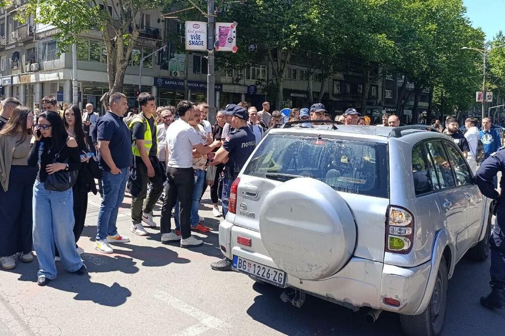 Protest zbog incidenta kod Pravnog fakulteta u Beogradu, povrijeđeni penzioner stabilno