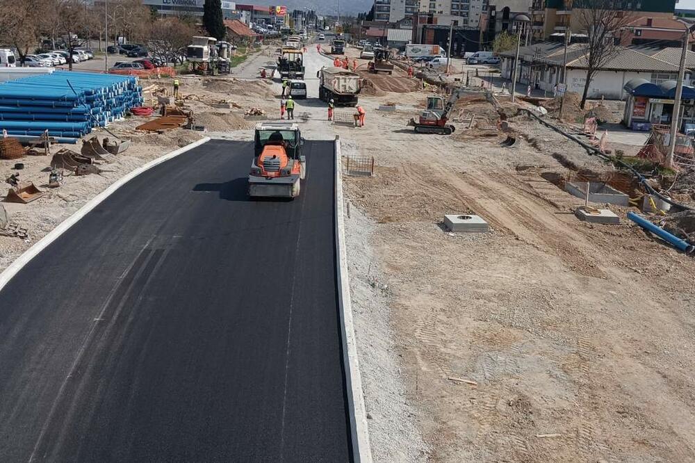 Prvi metri asfalta na budućem Bulevaru Vojislavljevića u Podgorici