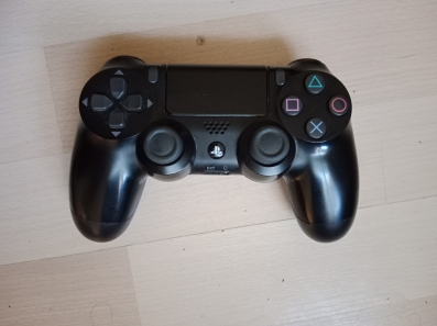 PS4 dzojstik.