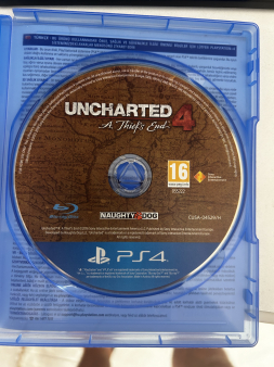 Ps4 slim + 2 džojstika (GTA5+Uncharted 4)