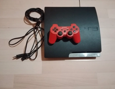 PS3 slim, 15 igrica.