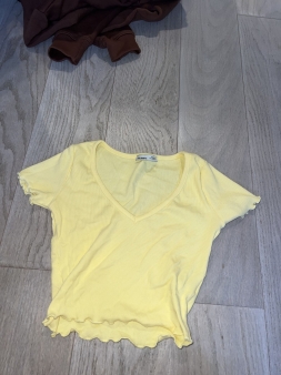 Pull and bear majica S novo