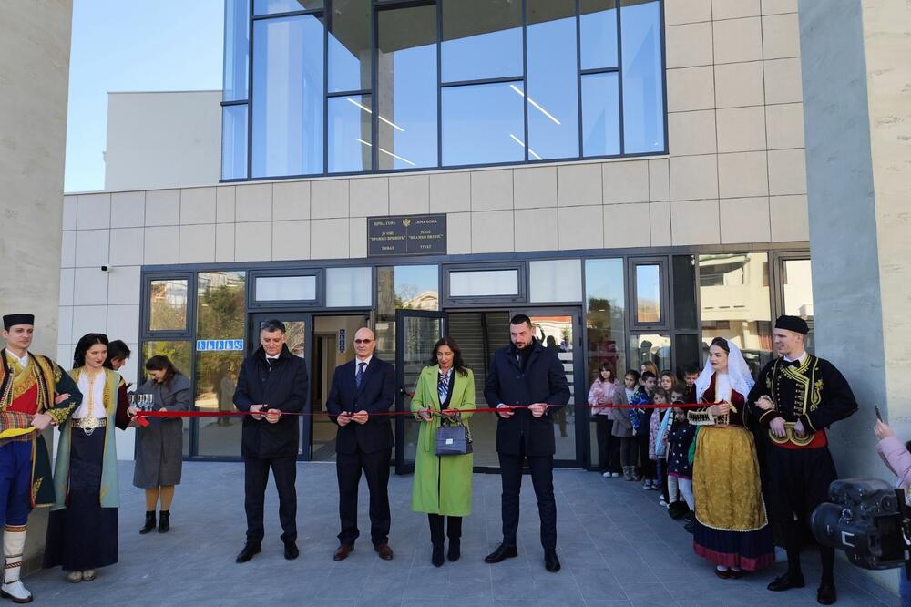 Radovići: Otvoren novoizgrađeni objekat OŠ "Branko Brinić"