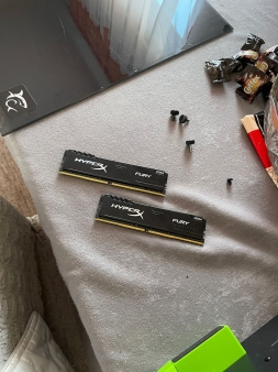 RAM 2x 8gb 3200mhz.