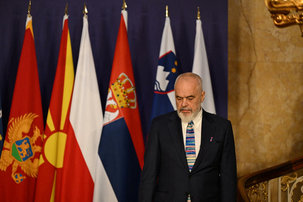 Rama objavio da je albanska ministarka stvorena vještačkom inteligencijom - trudna, i da čeka 83 djeteta