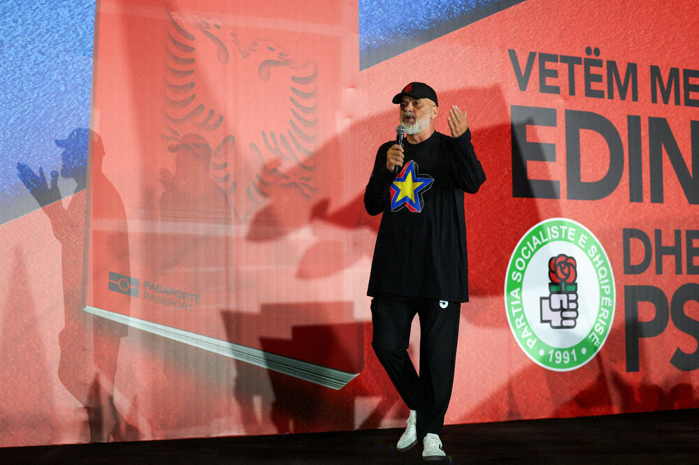 Rama želi Albaniju bez gotovine