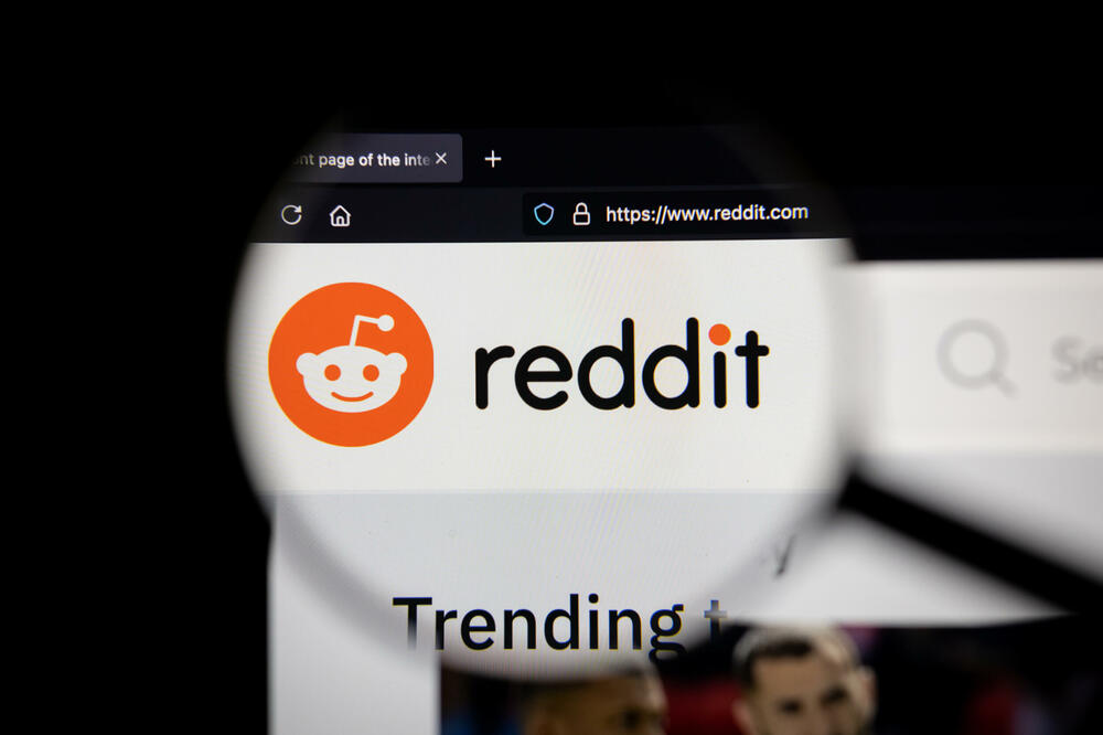 Redit uveo prevođenje objava na osam jezika