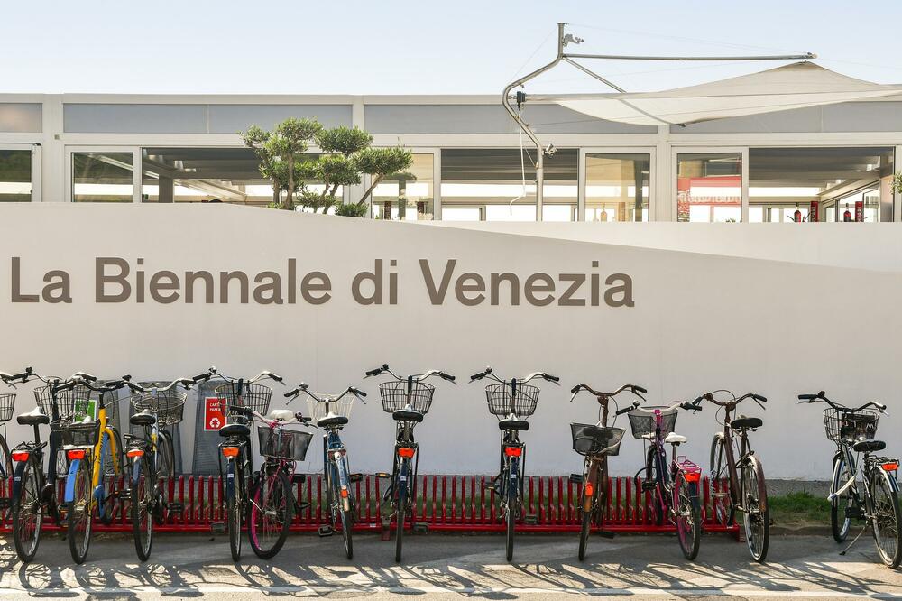 Rojters: Žiri Venecijanskog bijenala neće razmatrati umjetnike iz Rusije i Izraela