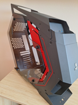 Ruix War Beast kuciste