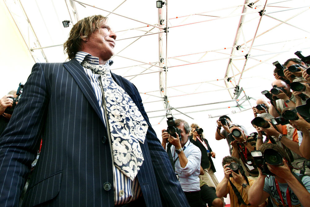 Rurk odbio više od 100.000 dolara donacija nakon što je iseljen iz doma u Los Anđelesu