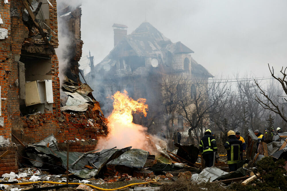 Rusija napala američku fabriku keksa u Ukrajini, jedan čovjek poginuo u bombardovanju predgrađa Kijeva