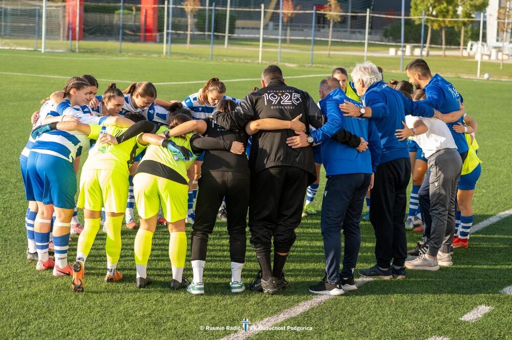 Ružičasti oktobar: Revijalni humanitarni meč izmežu ŽFK Budućnost i funkcionera glavnog grada