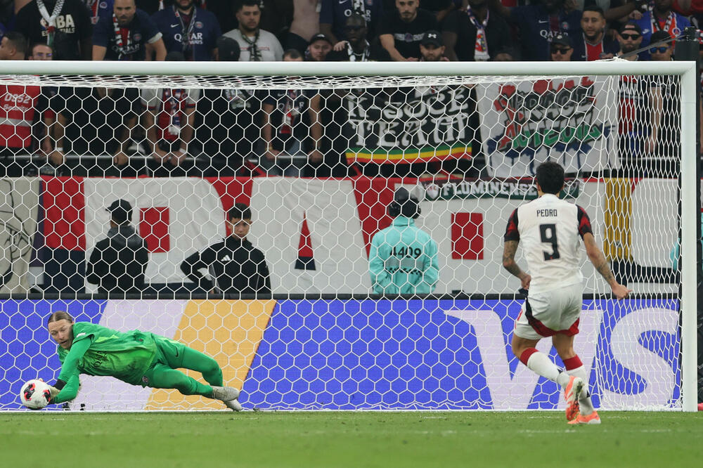 Safonov kao nekada Dukadam: PSŽ prvak svijeta po "starom sitemu", ruski golman začarao Flamengo u penal seriji