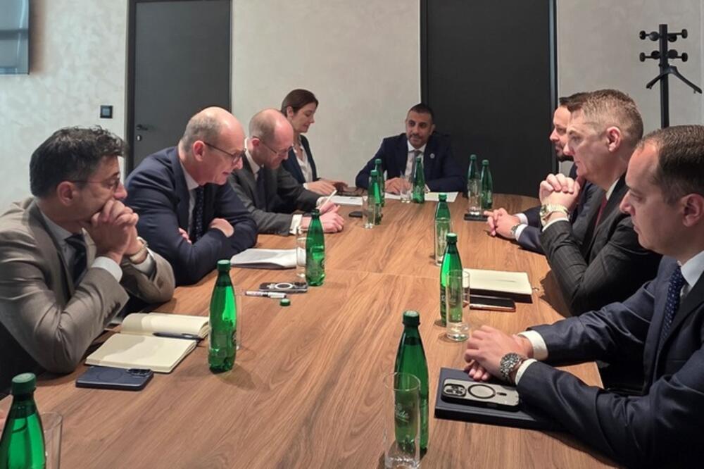 Šahmanović sa delegacijom EBRD: Crna Gora jača poziciju regionalnog energetskog čvorišta