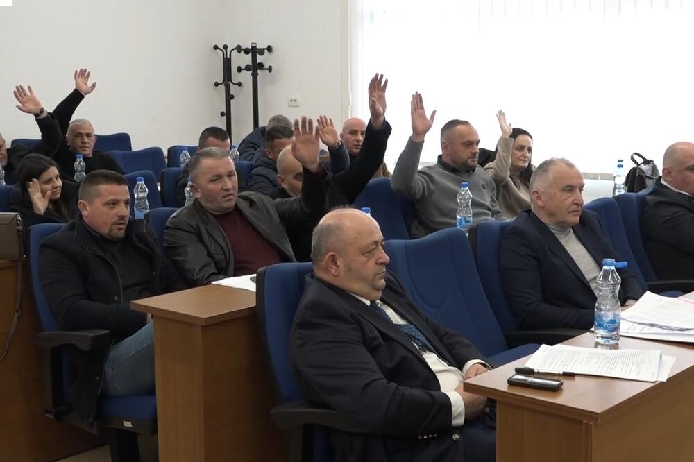 Samir Agović ponovo predsjednik Opštine Petnjica, sjednicu obilježile političke tenzije